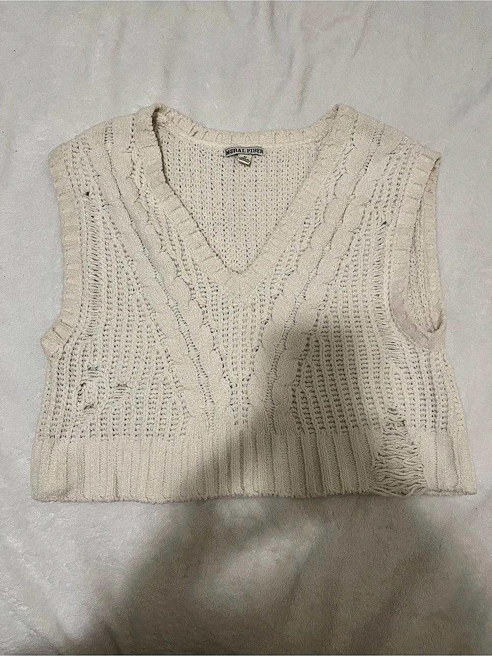 MORAL FIBER Cable Knit V-Neck Sweater Vest in Cream Size Medium